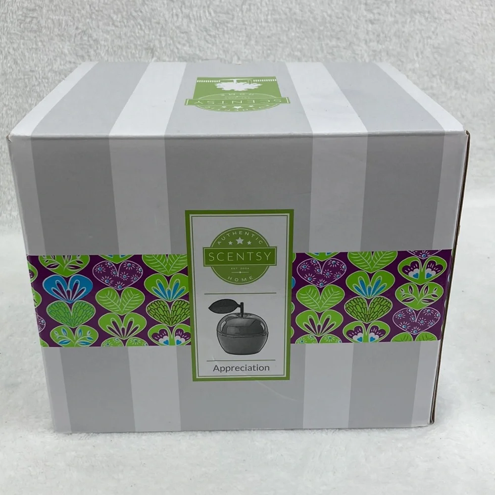 Scentsy Appreciation Apple Full Size Wax Warmer New in Box